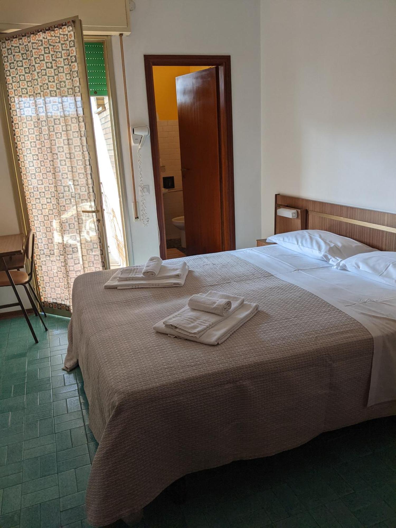 Hotel Bellevue Cesenatico Exterior foto